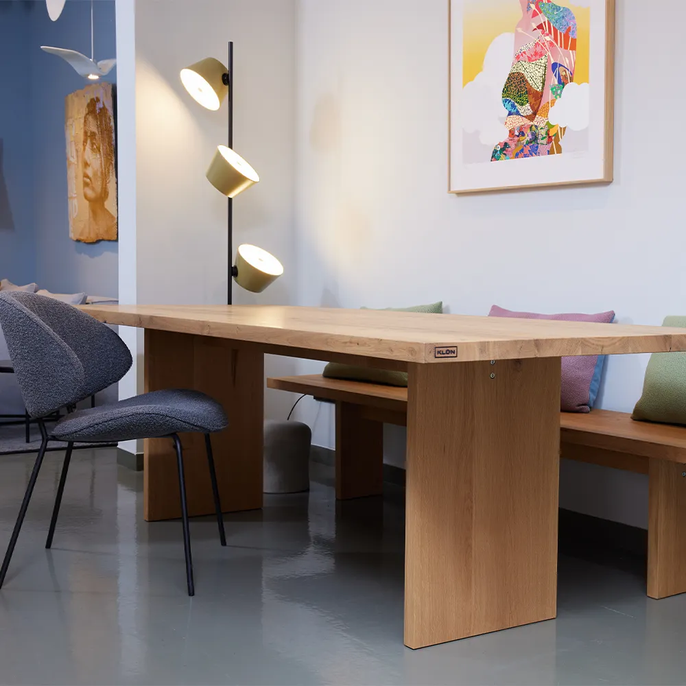 Massivholzmöbel von Klün Living im Wohnraum